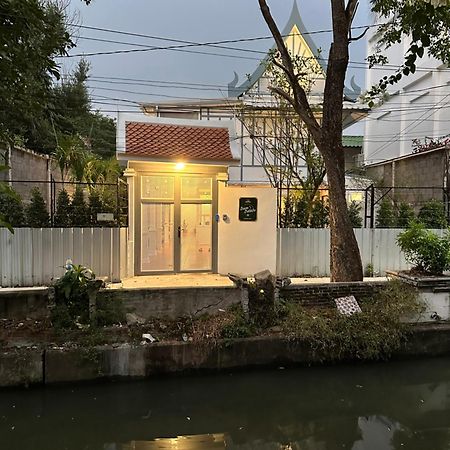 Baan Debtida Hotel Bangkok Luaran gambar