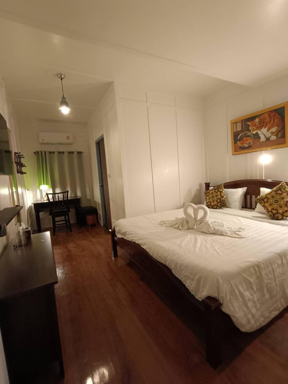 Baan Debtida Hotel Bangkok Luaran gambar