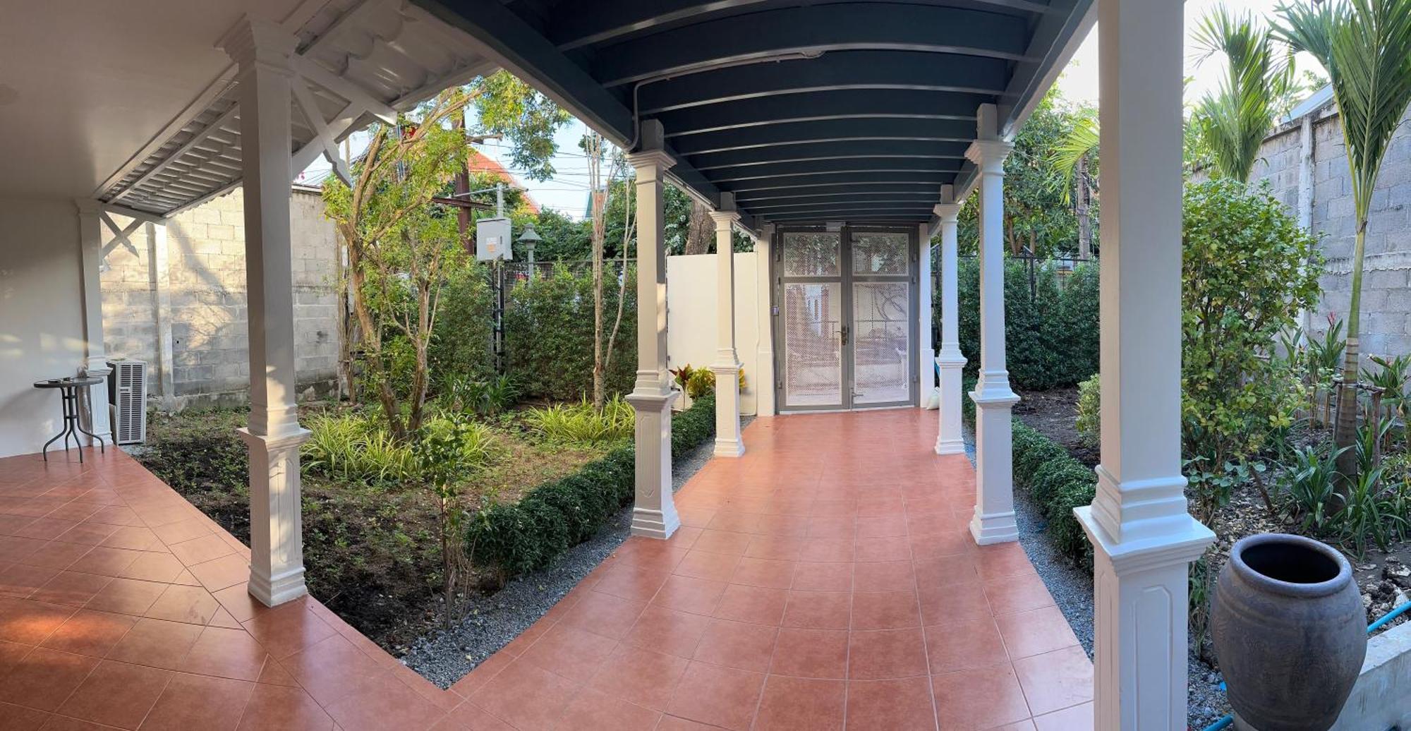 Baan Debtida Hotel Bangkok Luaran gambar