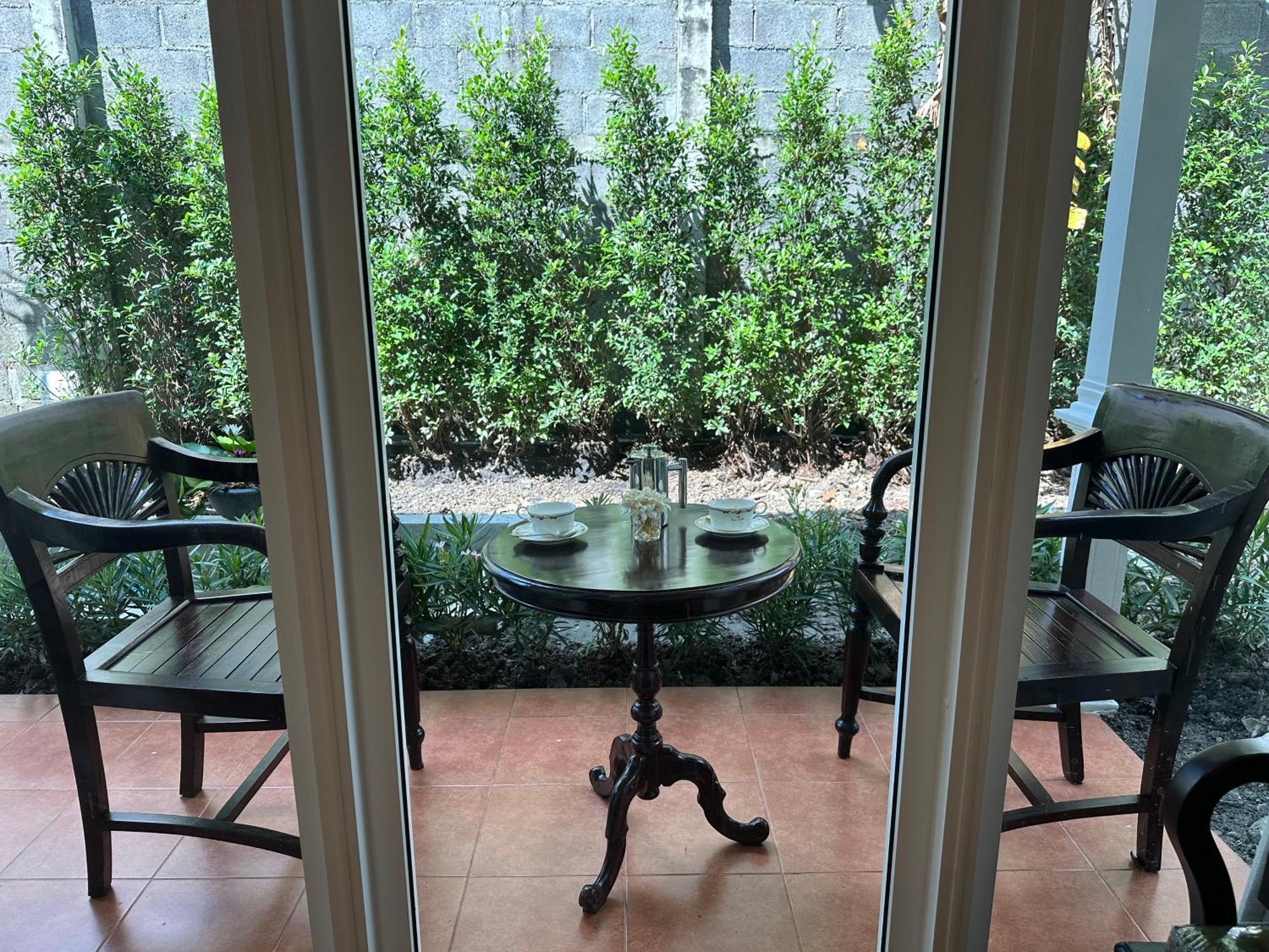 Baan Debtida Hotel Bangkok Luaran gambar