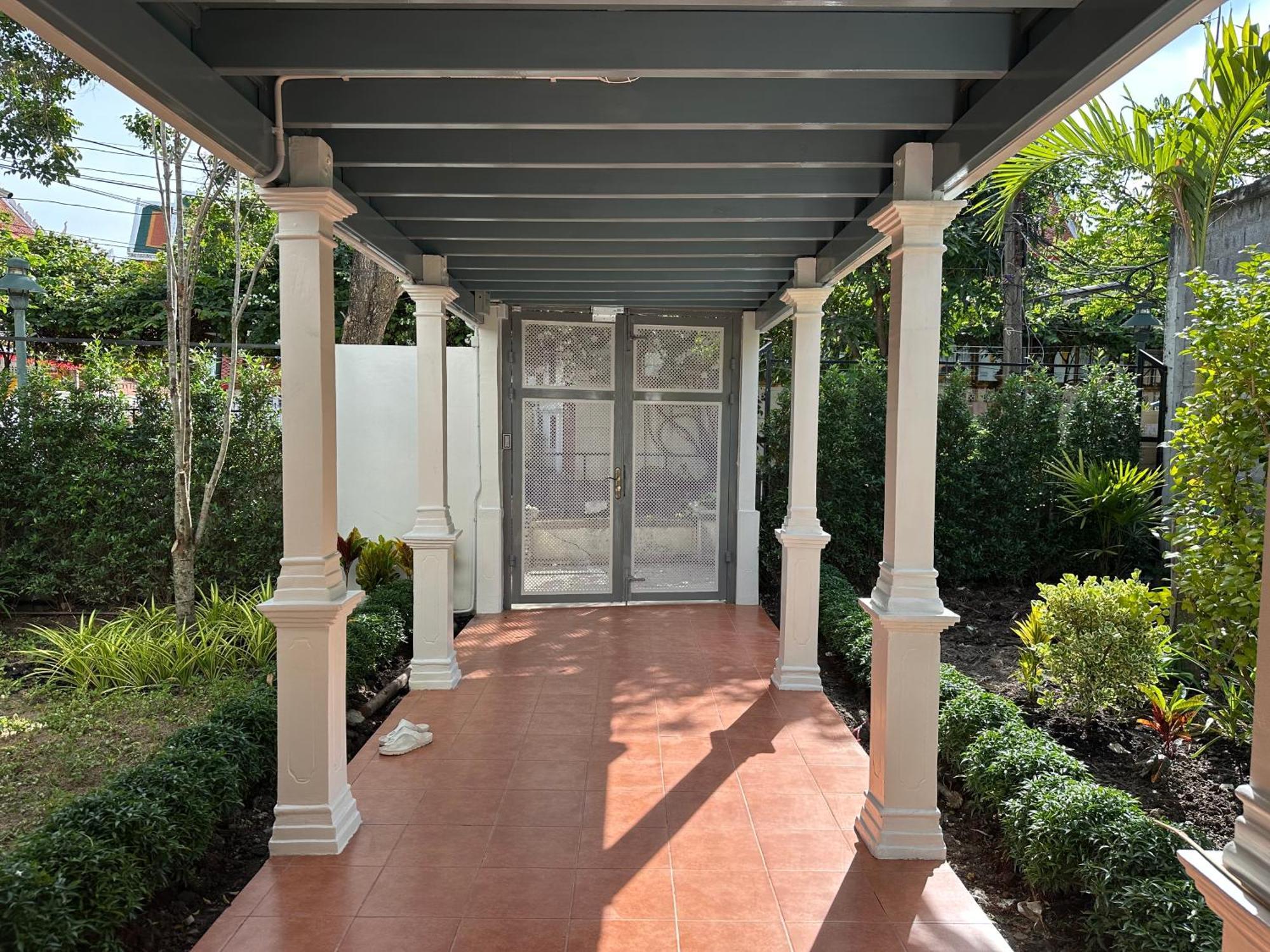Baan Debtida Hotel Bangkok Luaran gambar